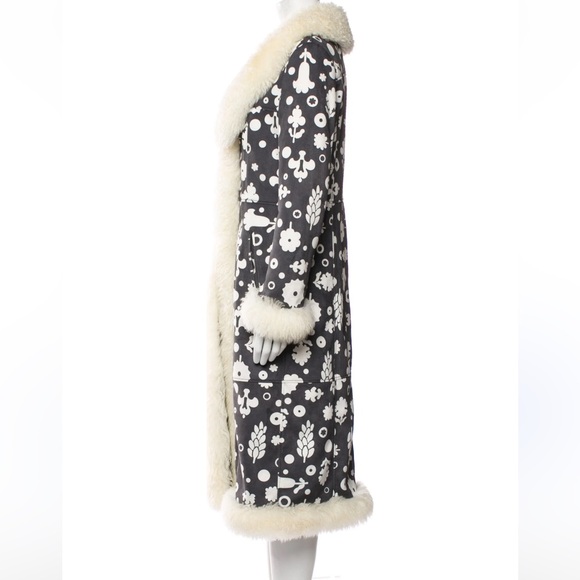 Charlotte Stone Floral Teddy Jacket in Brown and Cream - Picture 3 of 3